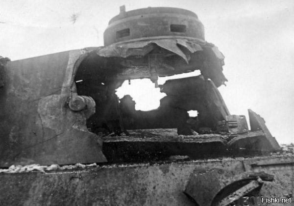 巨炮糊脸!被苏联su152自行火炮教做人的德军装甲车
