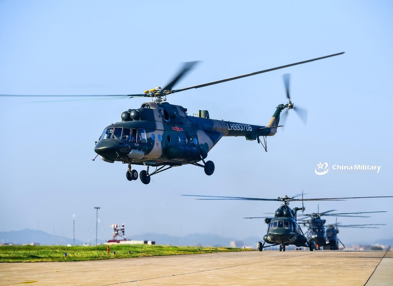 陆航米171直升机增加了一新设备,看似普通,战时非常重要