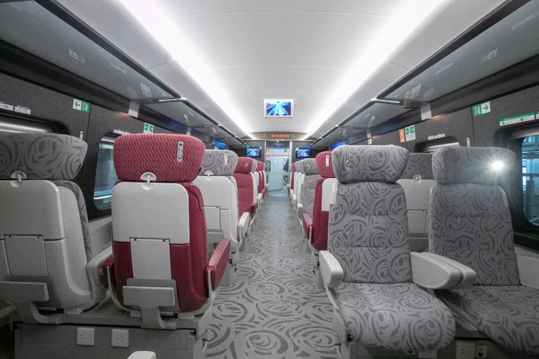 去香港的高铁发车了车票大卖但有人被罚1500港元这个失误别犯