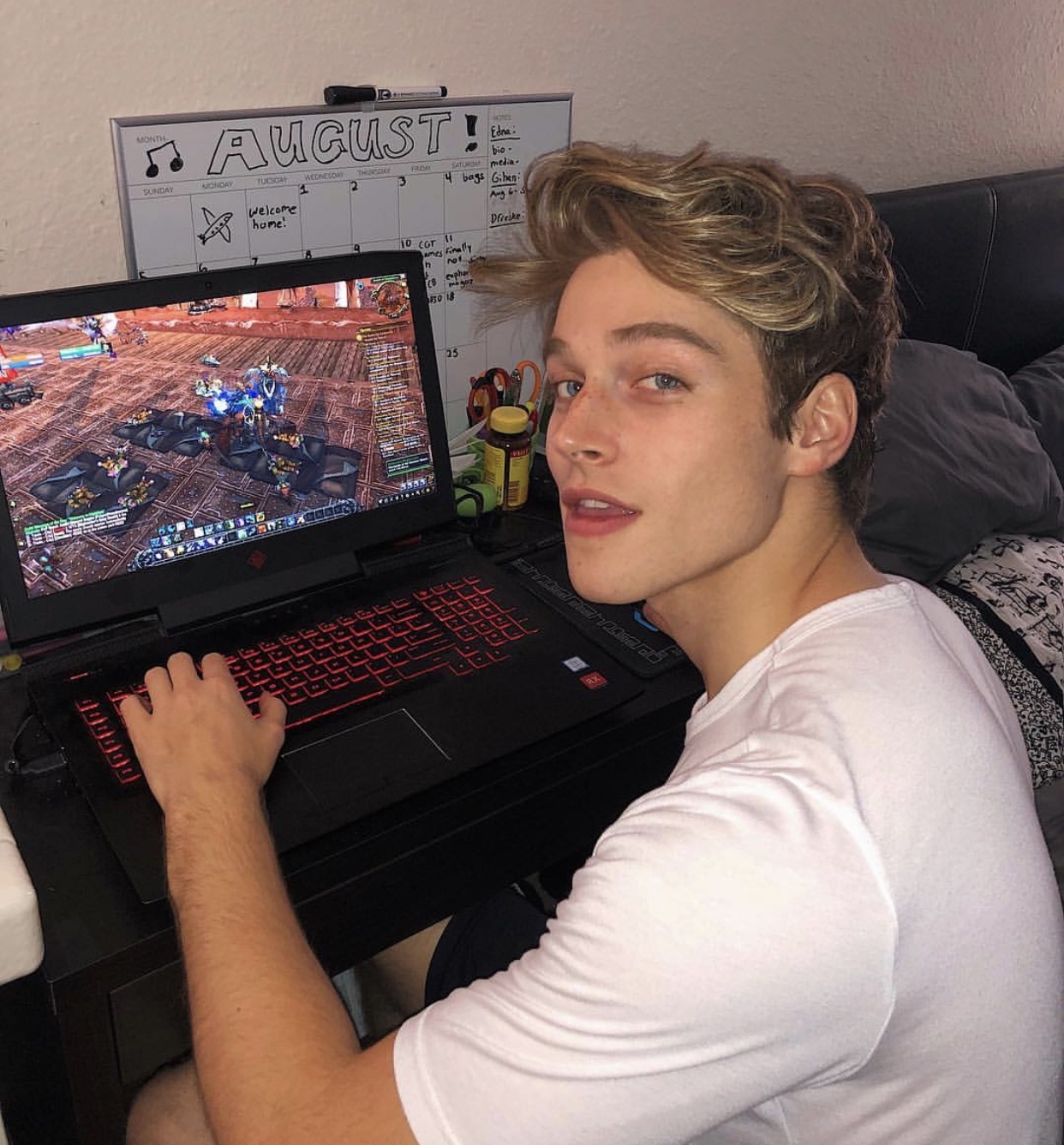 美国最火雀斑男孩要当转型歌手人畜无害的美国男孩froygutierrez