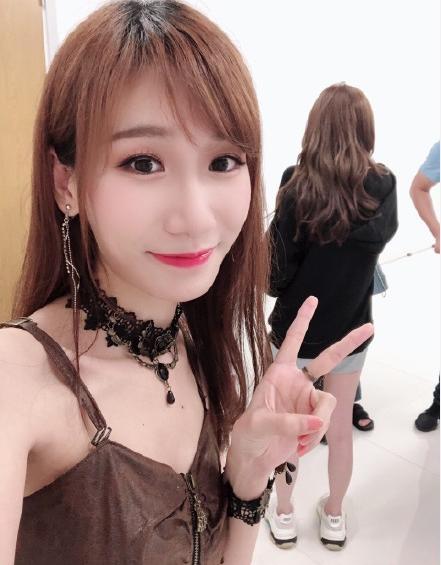 斗鱼女主播小缘发布单曲《热恋未满》,将暗恋的心酸情绪完美演奏