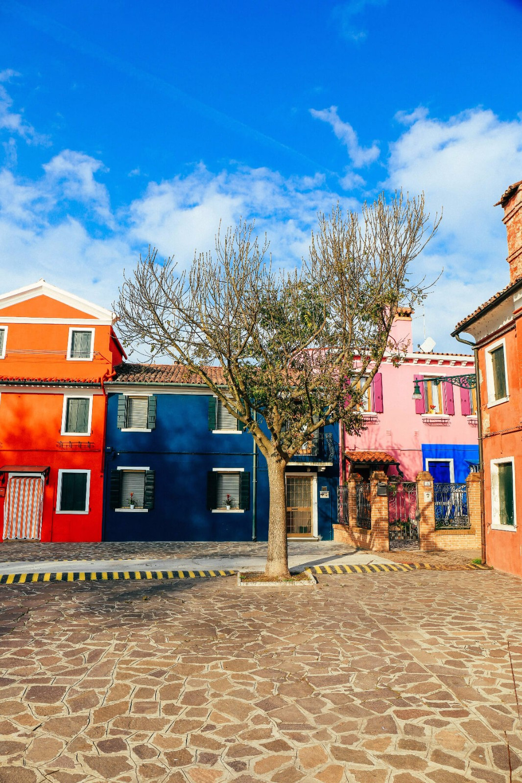 "世界上色彩最鲜亮的地方"——意大利彩虹岛