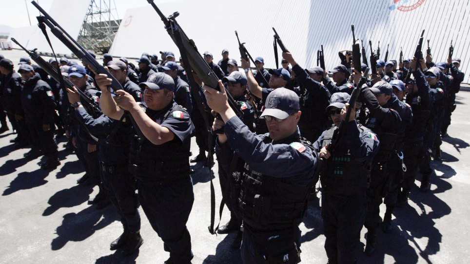 毒品王国墨西哥警局沦为毒贩老巢缉毒警察看见毒贩绕道走