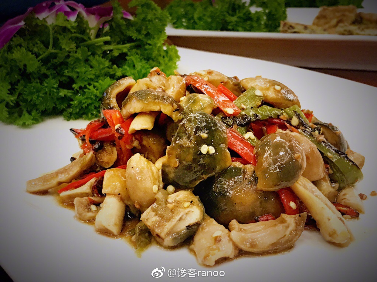 翠湖边上最后一段青石板路的老宅滇菜 居然被这些昆明超级吃货找到了