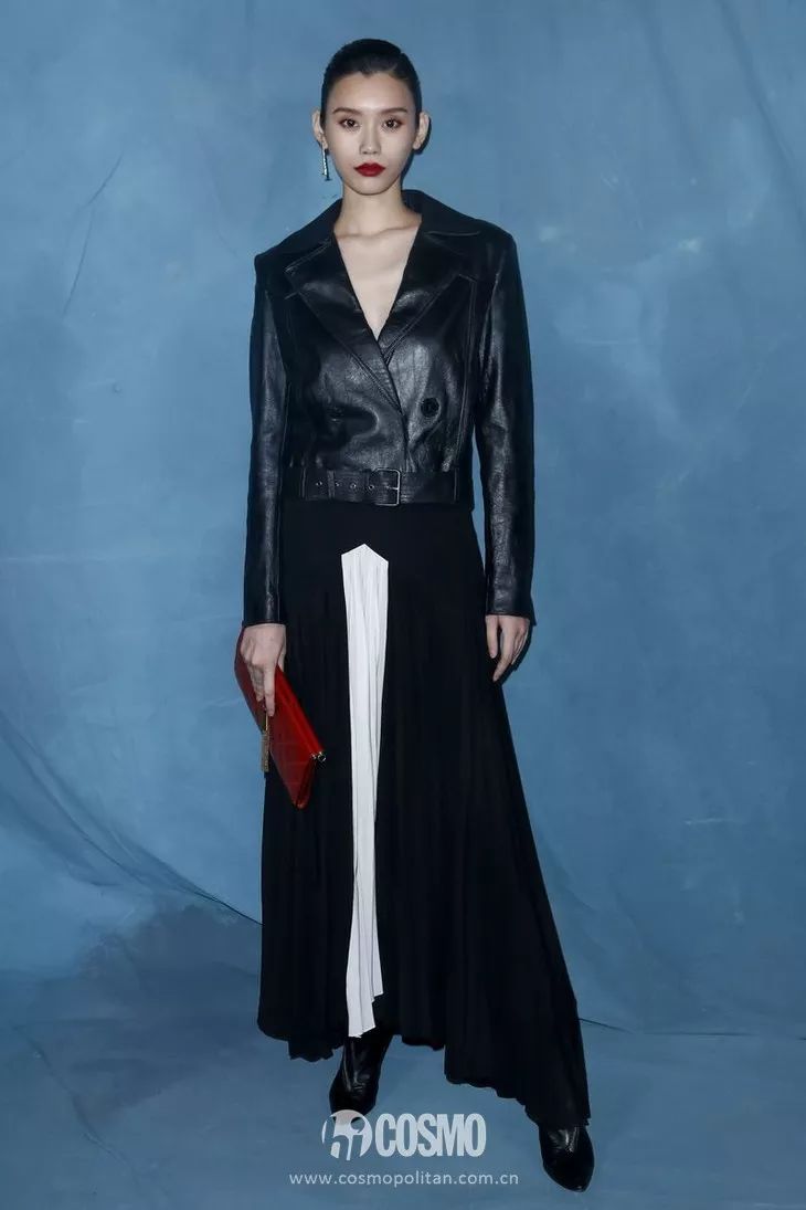 t型台美的各种不同形式一件givenchy都能解决