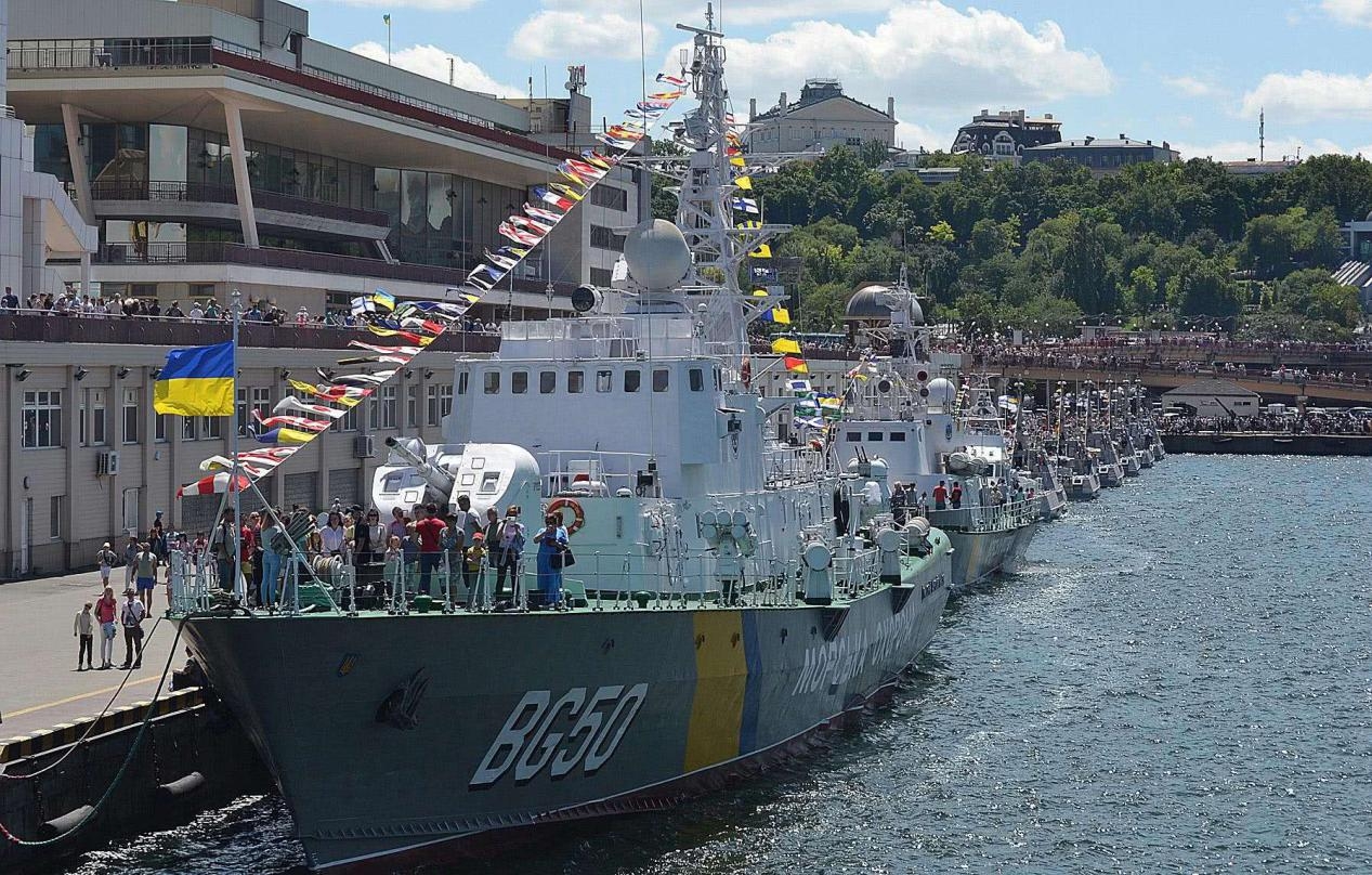 (图注:乌克兰海军炮艇,乌克兰海军的炮艇虽然较新,但严重缺乏大型水面