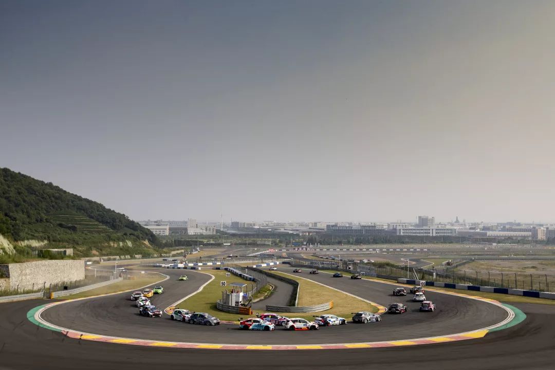世界顶级房车赛事爱上宁波国际赛道