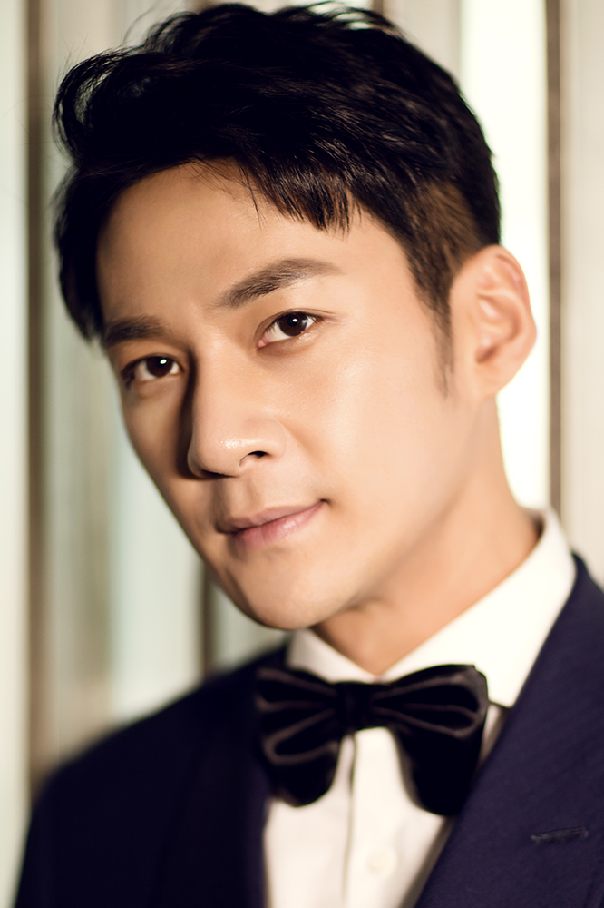 张陆亮相丝路电影节传承经典气度不凡