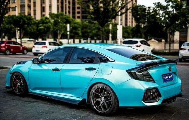 本田16思域尽显青春活力大七座不是他的菜还是思域最适合年轻人