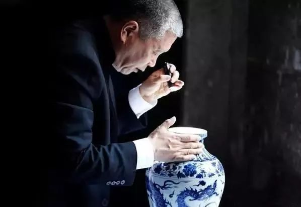 懂点收藏的小伙伴都知道,人称"马爷"的马未都,有着"京城第一收藏家"的
