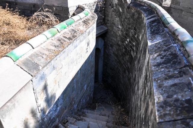 乾隆到底爱不爱"如懿",走进继皇后的墓看个究竟