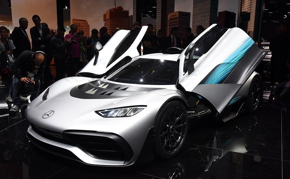 最强奔驰,也是最贵的1.6t,没有1000万别看了_凤凰网汽车_凤凰网