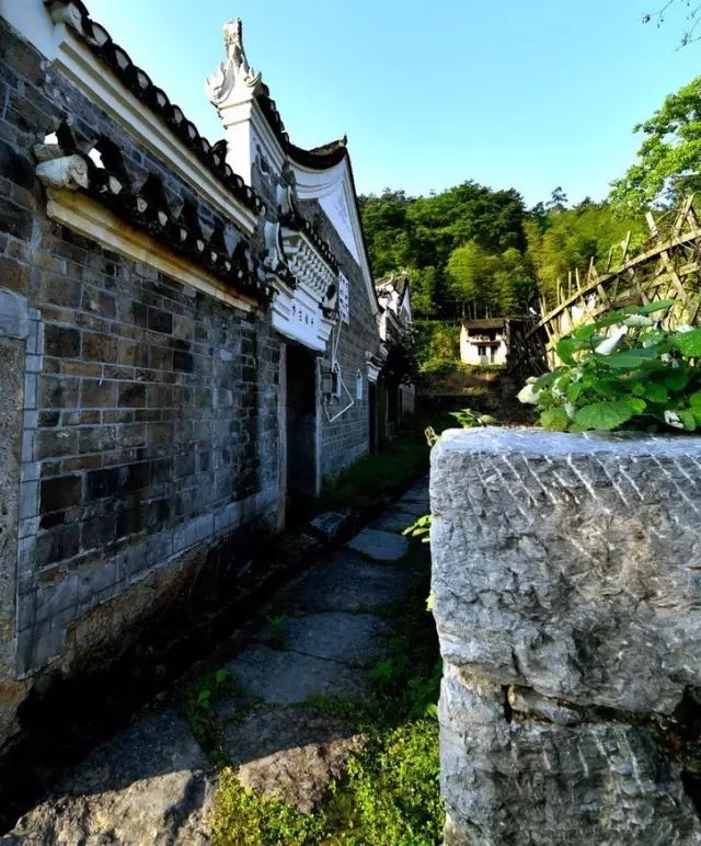 经呵护雕琢,古村落的隽秀,雅致则更加显现.