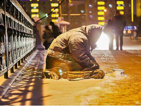 李玉刚 i 从乞丐到国家一级演员,从投河自尽到星光大道