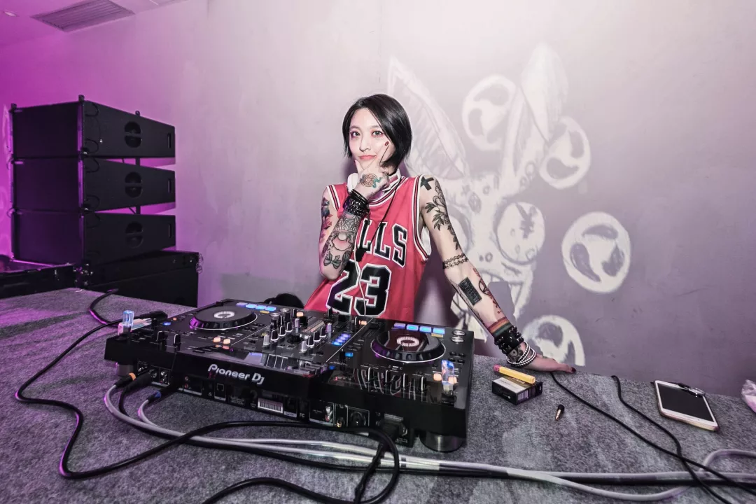 10 / 26 | 小心陷入花臂少女yoyo酱的节奏泥潭