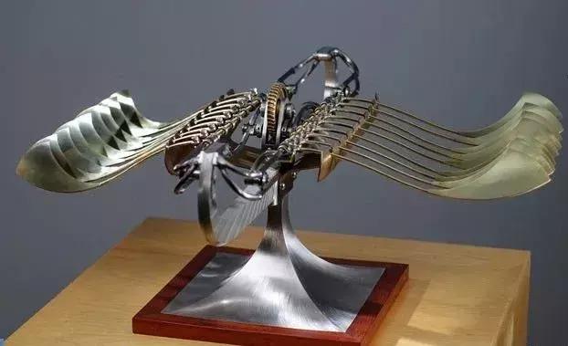 他将破铜烂铁做成了会呼吸的艺术品,原来机械竟然可以这么美!