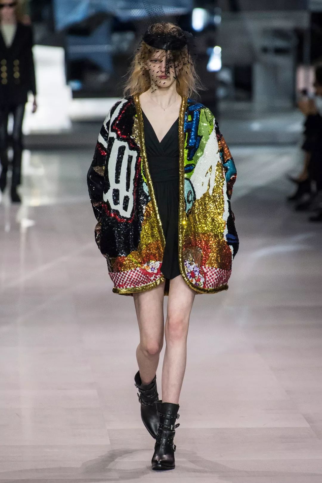 天气一冷就开启小确丧状态你需要一款元气皮草来hold住全场