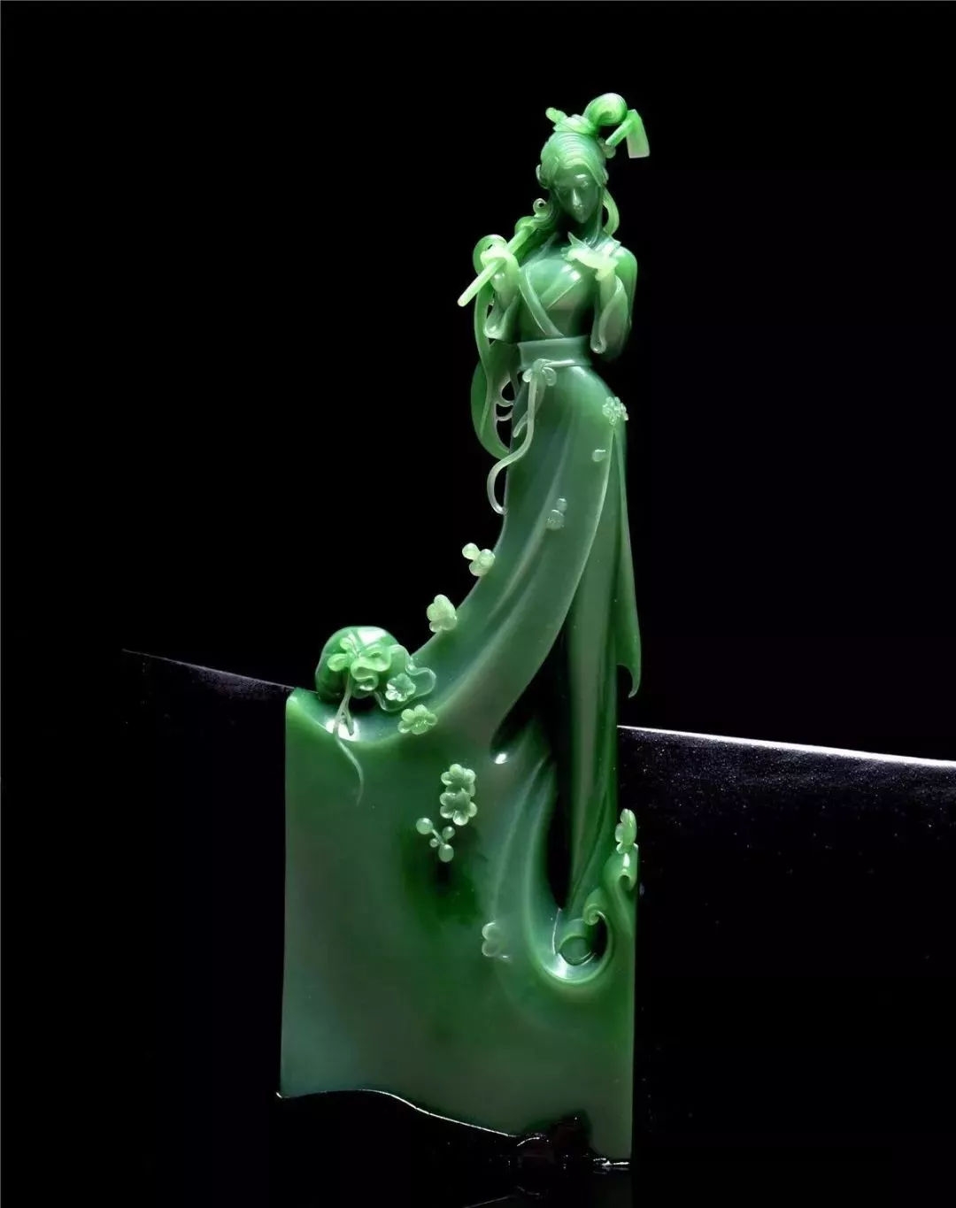 创意方面,本届神工奖涌现出很多极富创意的玉雕作品,给我们带来了