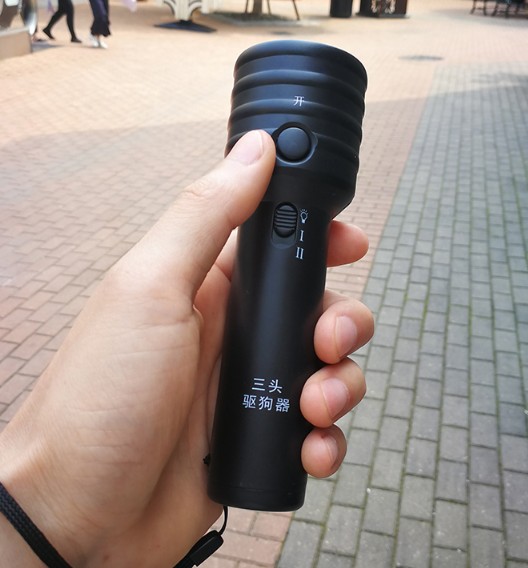 实测:史上最畅销的五款"驱狗神器",杀伤力最强的竟然是它