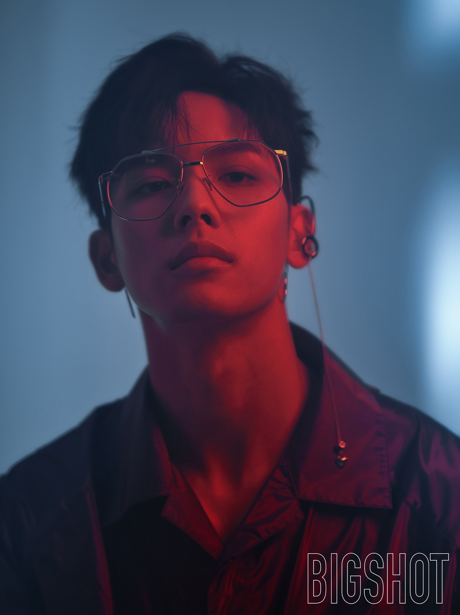 王以纶曝光质感大片多面造型解锁秋冬新风尚