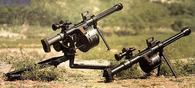 还有半自动榴弹发射器和全自动榴弹发射两种,区别在于是否能全自动