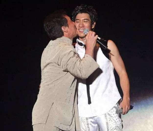 欧阳娜娜期中考试满分,除了撒贝宁,娱乐圈还有哪些隐藏的学霸