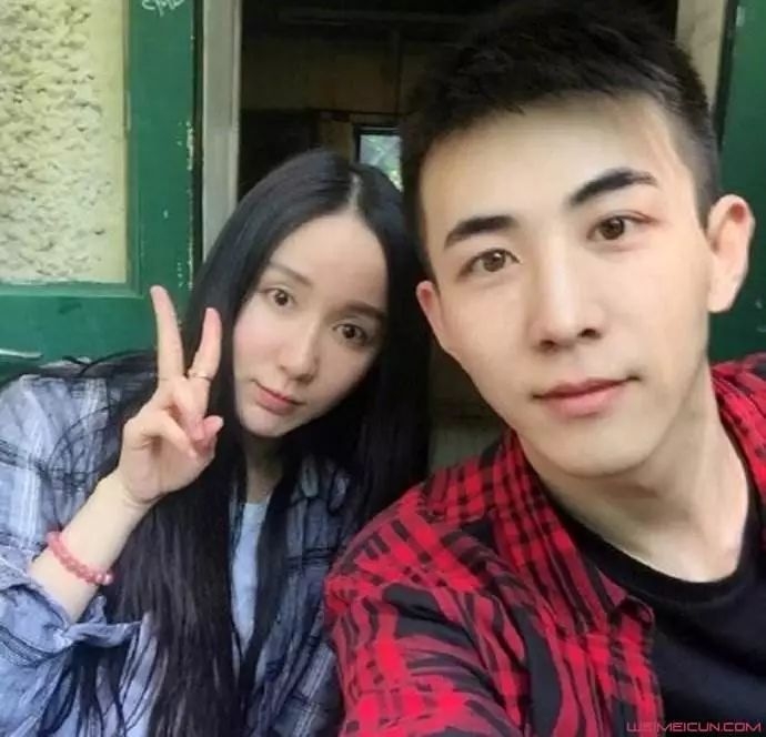 之后徐晓璐又主演了星座题材校园网络剧《超星星学园》,在其中饰演敢