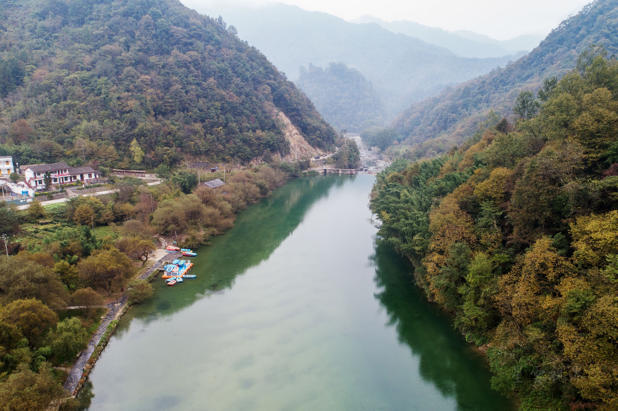 康县阳坝 天然氧吧 梅园沟内深藏天鹅湖__凤凰网