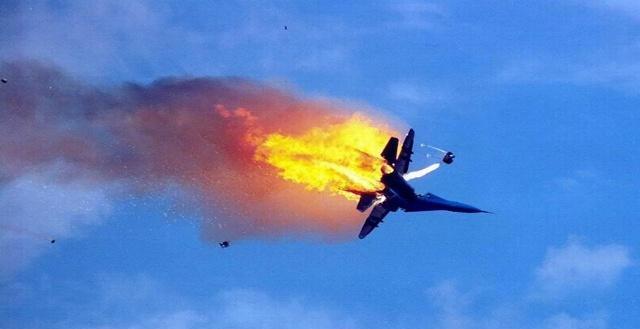 海面一声巨响!4艘军舰完爆2座石油钻井平台,伊朗损失惨重