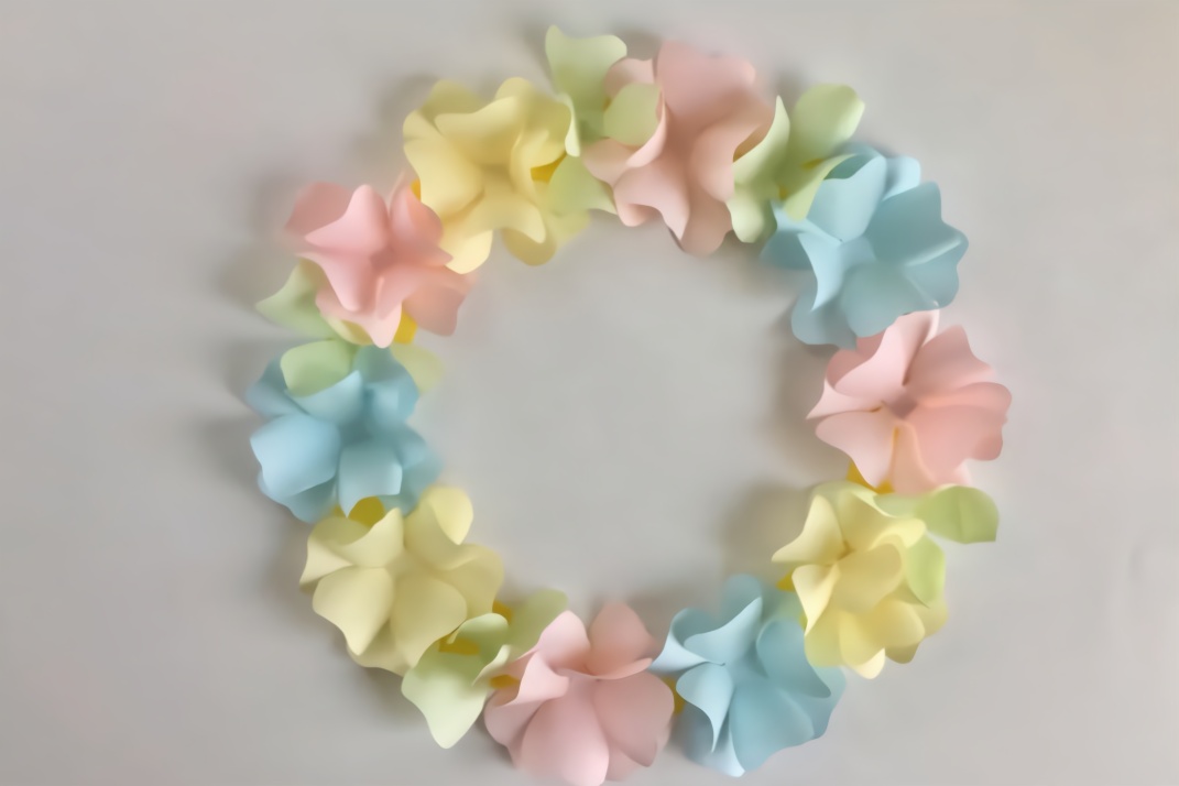 教你用彩纸折出精美的花环,放家里当装饰挺不错!