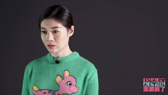 国内首档表演系微综《笨象疯了》启动 张洢萌现身参与录制