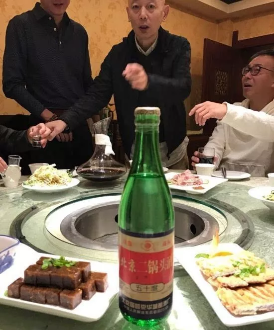 两位大明星同一天因这病去世,生前都爱喝酒