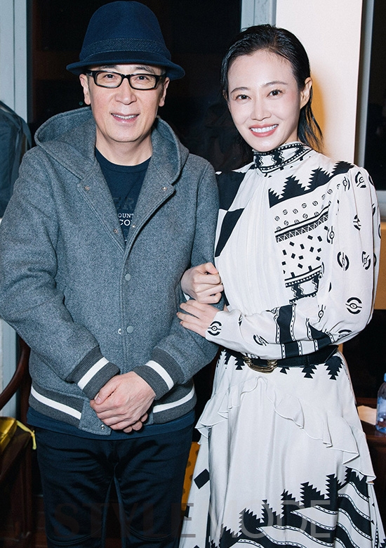 谭卓出席你好之华发布会搭档胡歌默契十足