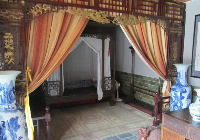 古代男子为了方便,设计这种房间解决生理需要,简直泯灭人性