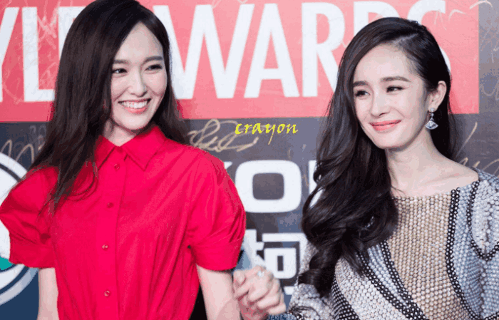 杨幂唐嫣同框, 网友吃瓜猜忌, 到底谁是真姐妹花