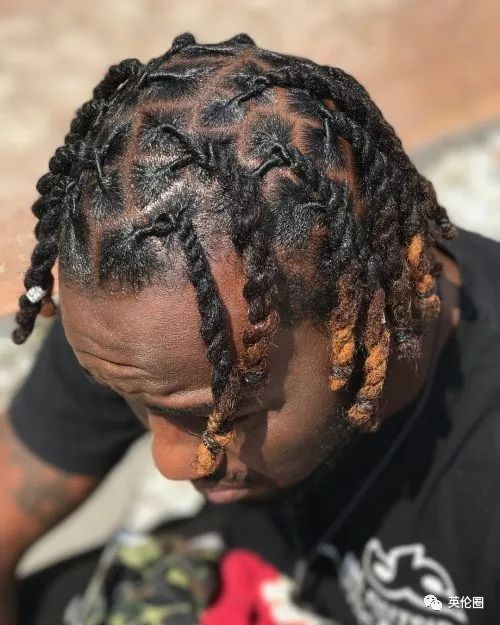 去年编了个脏辫头,今年还没洗真不是在养虫