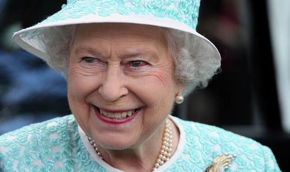 英国女王在晚餐中发现一只死的蛞蝓后给厨师发一封时髦的短信