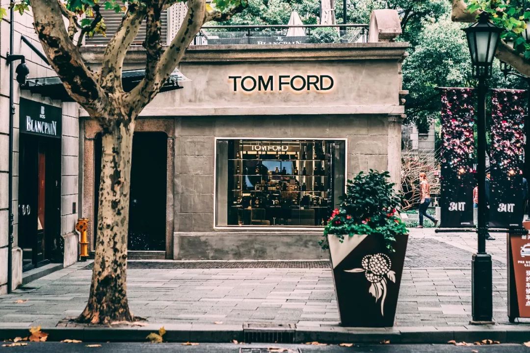 TOM FORD 中国首家美妆精品店开业，口红色号超全，热门新品都在！_凤凰网