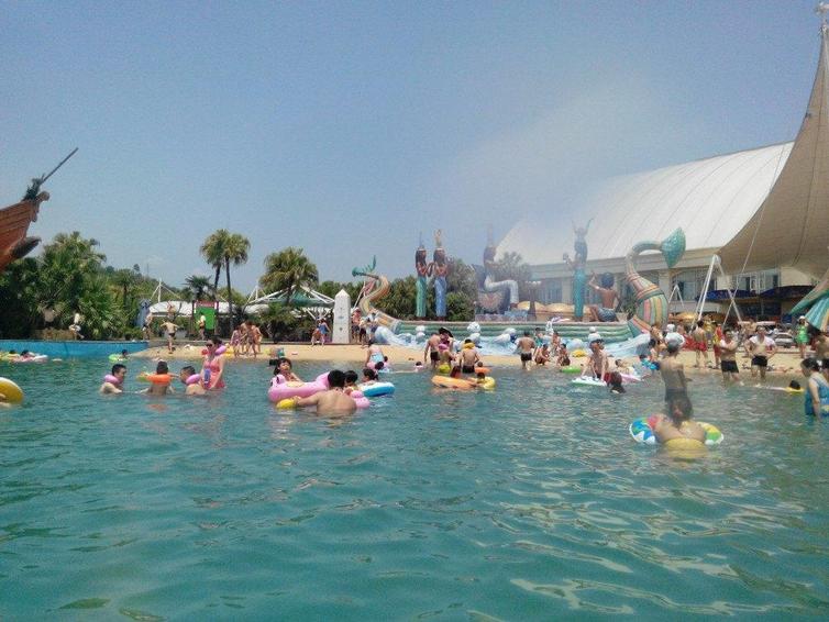 牟尼沟 线路:成都-大英-中国死海 日程:2天 推荐理由:在死海,除了能