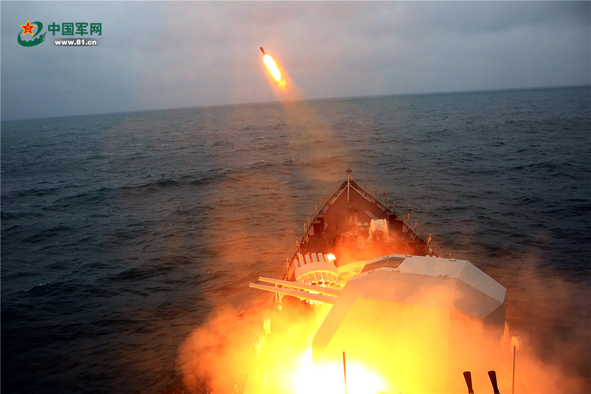052d驱逐舰南海演习火力全开